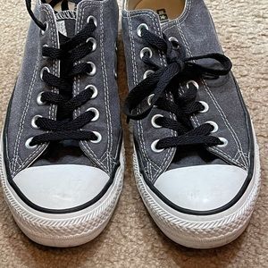 Slightly used unisex Converse sneakers